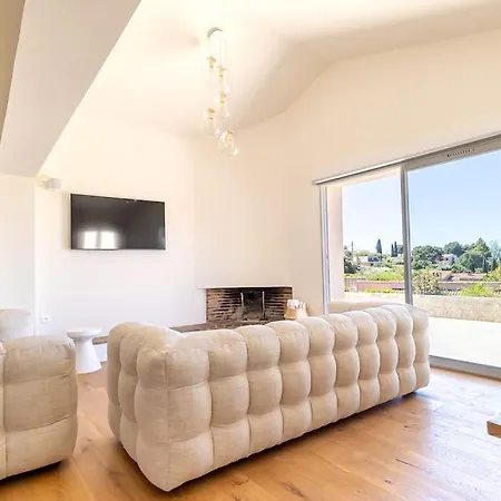 - Pool - Panoramic View * Cassis